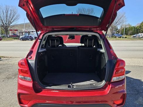 Used 2018 Chevrolet Trax LT w/ Sun & Sound Package image 26