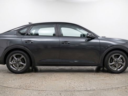 Used 2025 Kia K4 LXS image 11