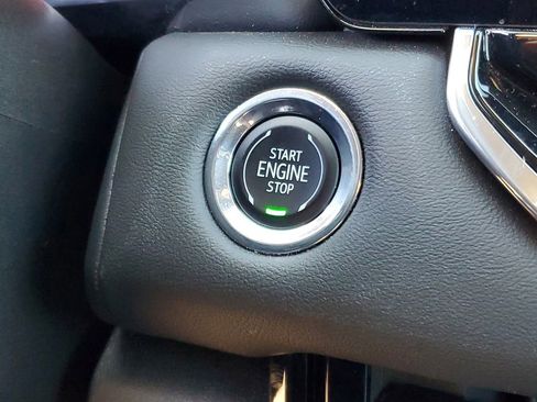 Used 2023 GMC Canyon Elevation w/ Elevation Premium Package image 16