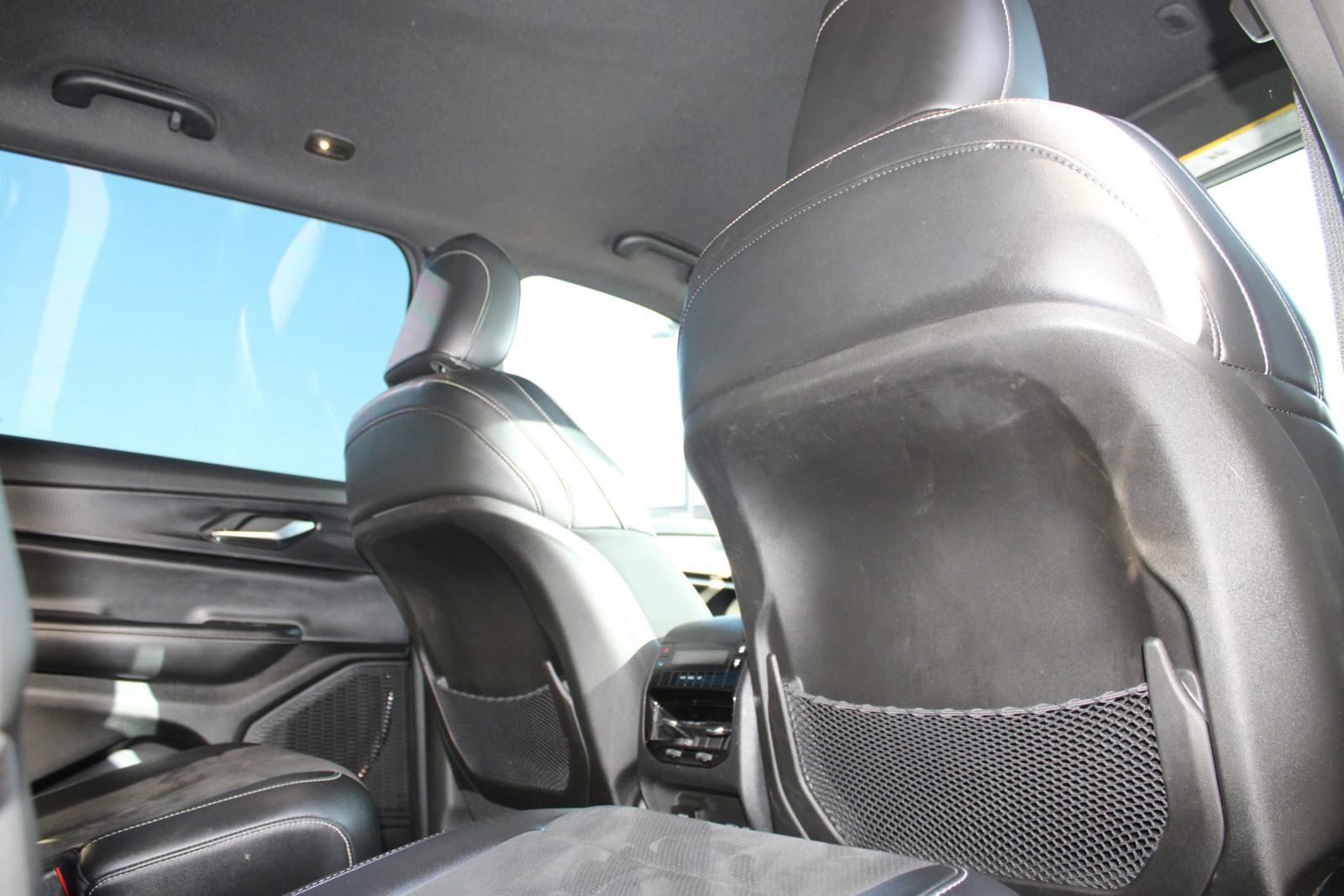 Used 2023 Jeep Grand Cherokee L Laredo RWD image 15