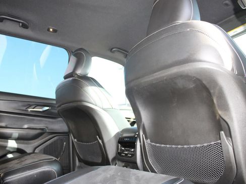 Used 2023 Jeep Grand Cherokee L Laredo RWD image 15