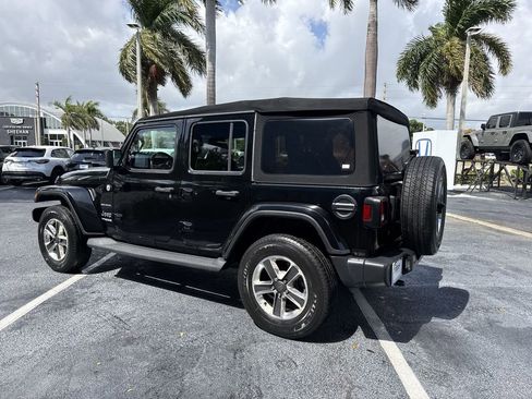 Used 2019 Jeep Wrangler Unlimited Sahara image 9