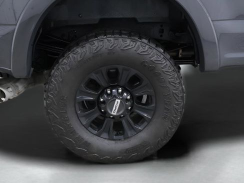 Used 2021 Ford F250 Lariat w/ Tremor Off-Road Package image 31