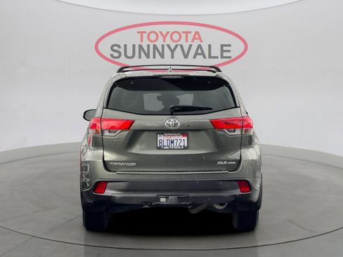 Certified 2019 Toyota Highlander XLE image 9