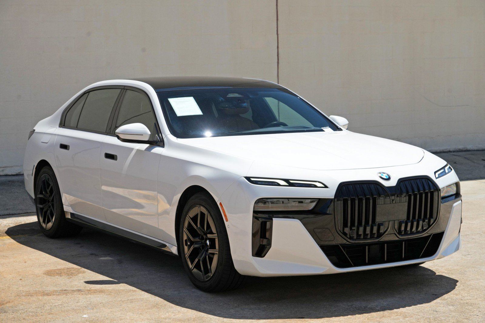 Used 2023 BMW 740i w/ Parking Assistance Package RWD image 60
