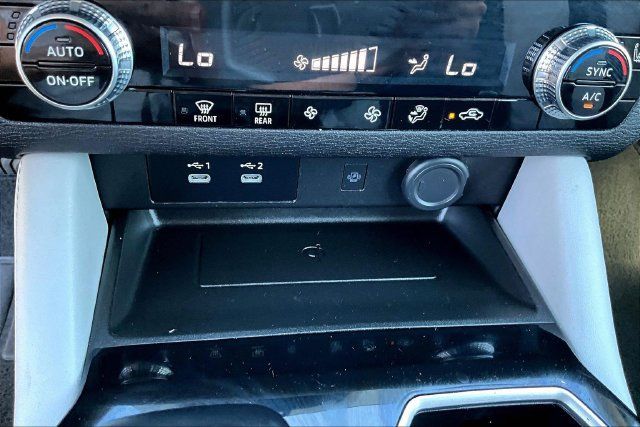 Used 2025 Mitsubishi Outlander SE FWD image 16