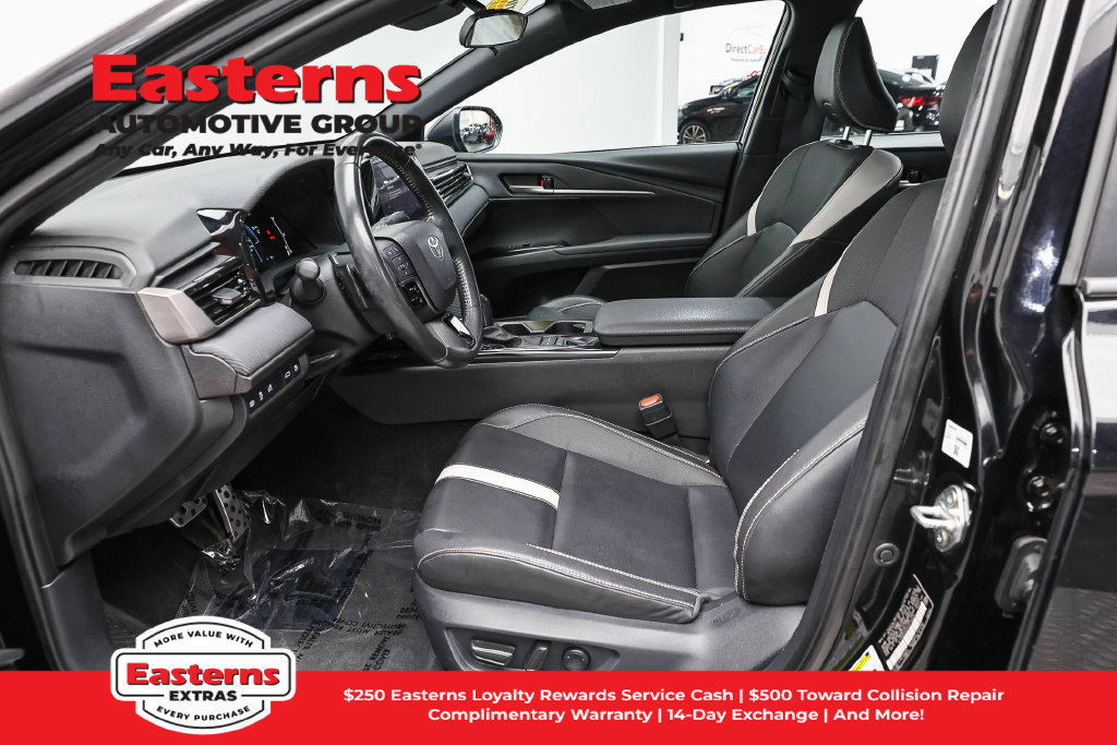 Used 2025 Toyota Camry SE FWD image 14