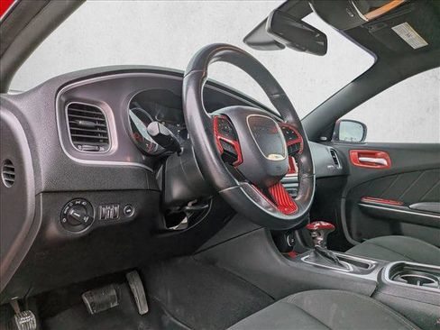 Used 2019 Dodge Charger R/T image 10