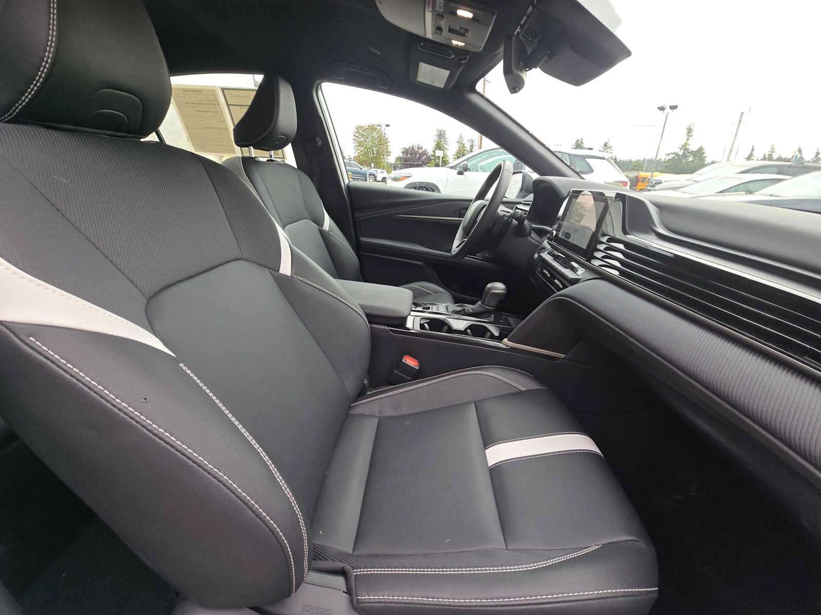 Used 2026 Toyota Camry SE w/ Convenience Package FWD image 11