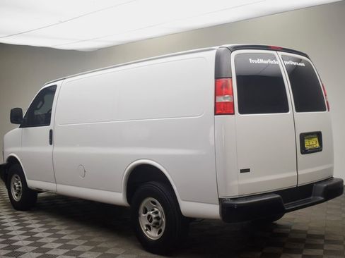 Used 2018 GMC Savana 2500 w/ Driver Convenience Package RWD image 3