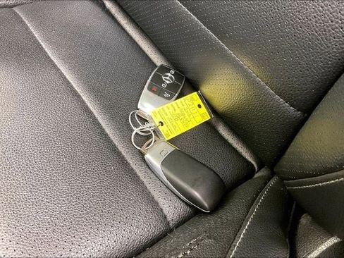 Used 2021 Mercedes-Benz GLS 450 4MATIC image 14