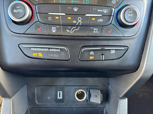 Used 2018 Ford Escape SE image 30
