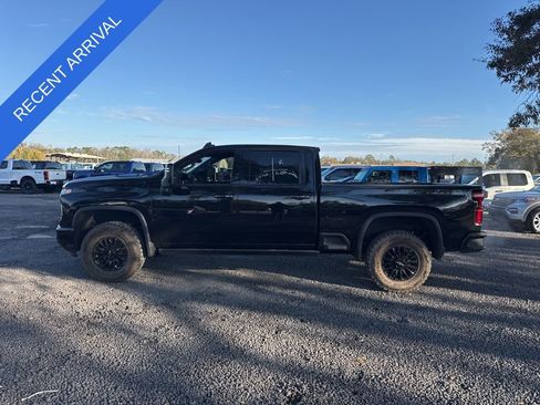 Used 2024 Chevrolet Silverado 3500 LTZ w/ LTZ Plus Package image 2