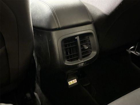 Used 2016 Jeep Cherokee Latitude image 34