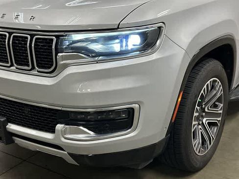 Used 2024 Jeep Wagoneer L Series II w/ Flexible Seating Group AWD/4WD image 31