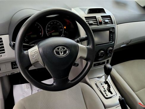Used 2013 Toyota Corolla LE FWD image 24