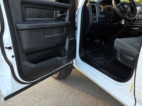 Used 2014 RAM 1500 Express AWD/4WD image 28