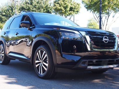 New 2025 Nissan Pathfinder Platinum