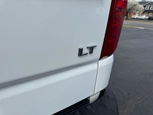 Used 2025 Chevrolet Silverado 1500 LT image 8