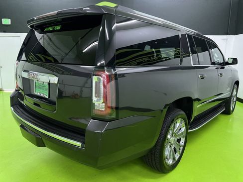 Used 2016 GMC Yukon XL Denali w/ Open Road Package AWD/4WD image 10