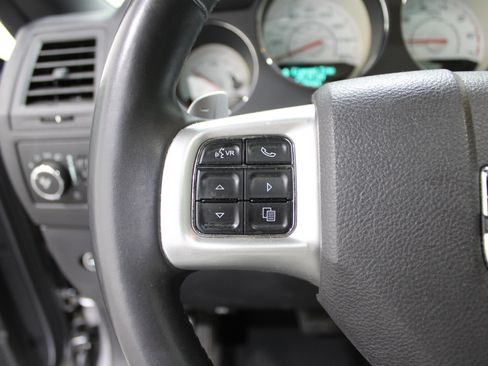 Used 2013 Dodge Challenger R/T Plus image 9