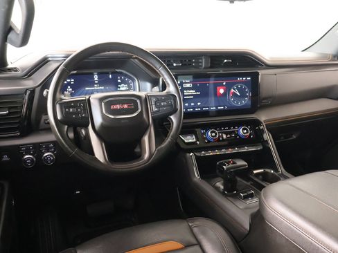 Used 2023 GMC Sierra 1500 AT4 w/ AT4 Premium Package AWD/4WD image 2