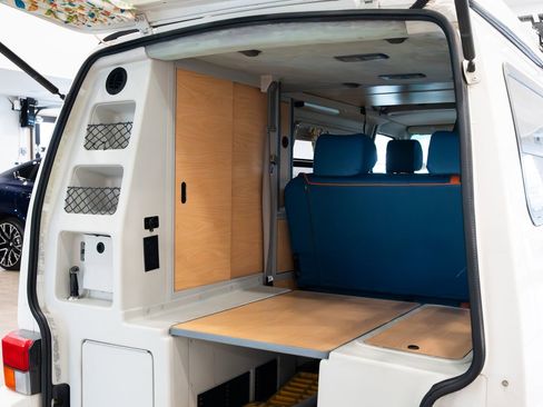 Used 2002 Volkswagen Eurovan GLS image 12