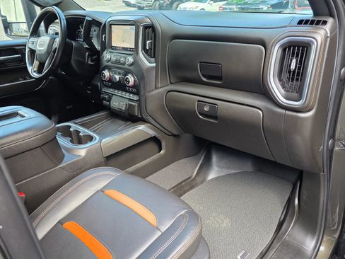Used 2022 GMC Sierra 2500 AT4 w/ AT4 Preferred Package AWD/4WD image 34
