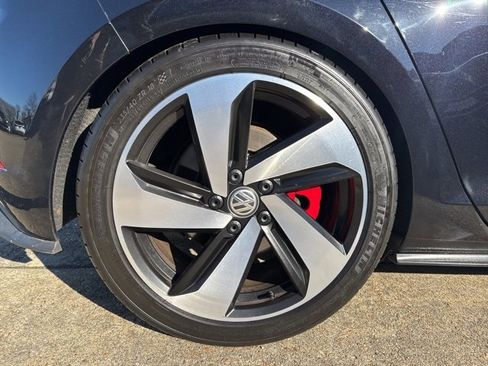 Used 2020 Volkswagen GTI SE image 30