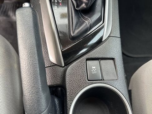 Used 2015 Toyota Corolla L image 25