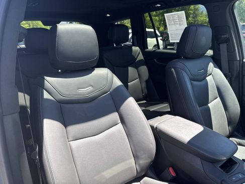 Used 2024 Cadillac XT6 Premium Luxury AWD/4WD image 30