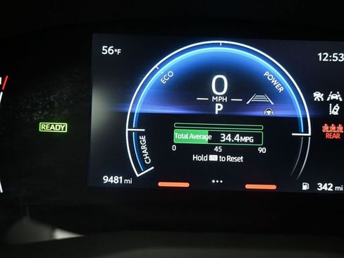 Used 2025 Toyota Camry SE image 14