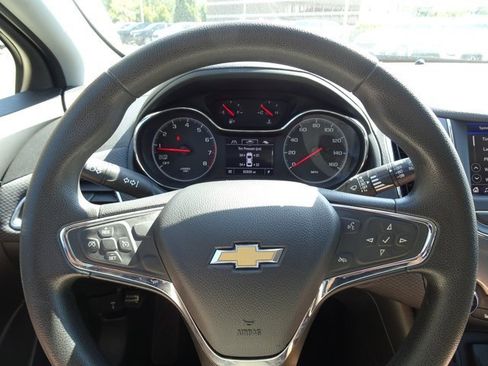 Used 2019 Chevrolet Cruze LT w/ Convenience Package image 20