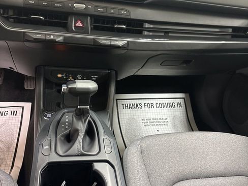 Used 2025 Kia K4 EX image 12