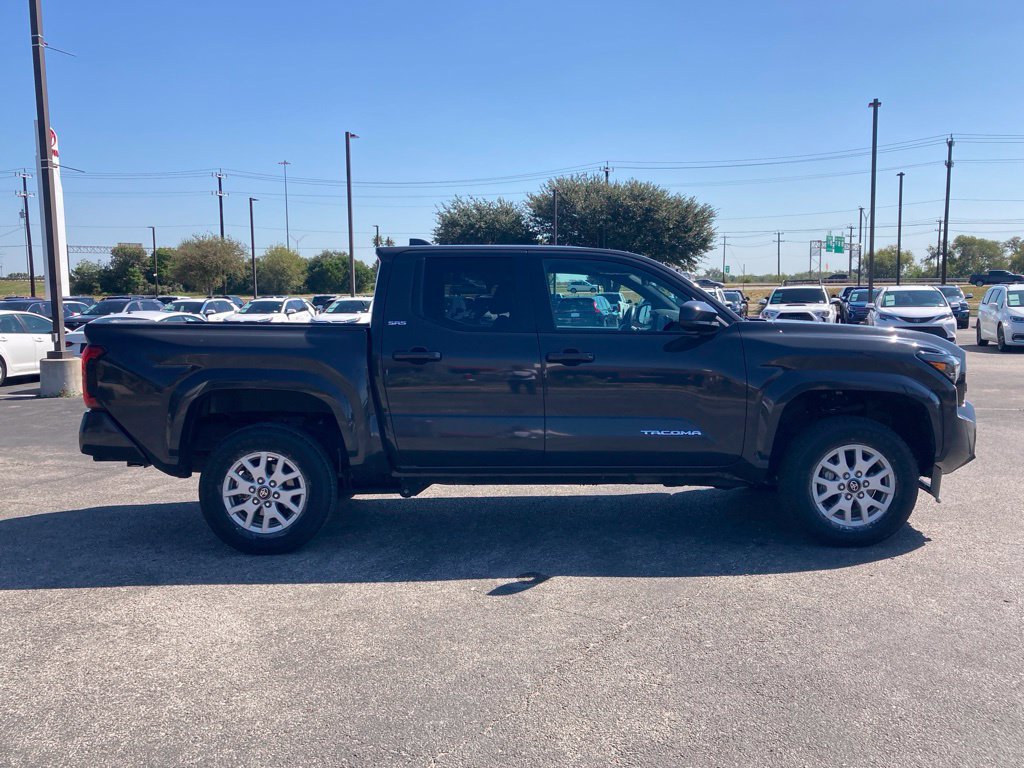 Used 2024 Toyota Tacoma SR5 AWD/4WD image 4