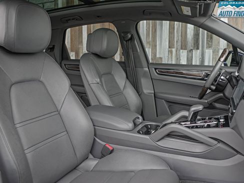 Used 2020 Porsche Cayenne AWD/4WD image 22