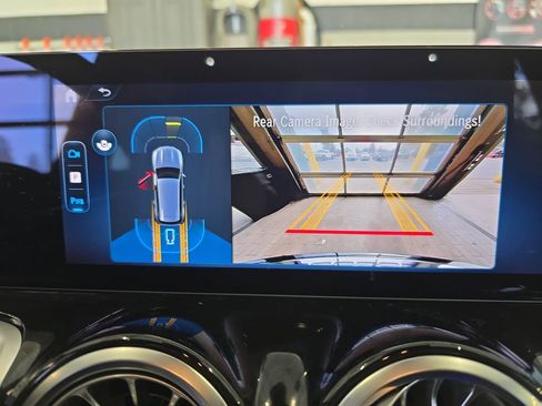 Certified 2025 Mercedes-Benz GLB 250 image 24