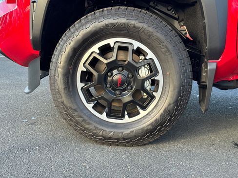 New 2025 Toyota Tacoma TRD Off-Road image 6