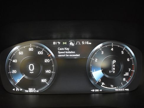Used 2021 Volvo XC60 T5 Momentum w/ Climate Package AWD/4WD image 31