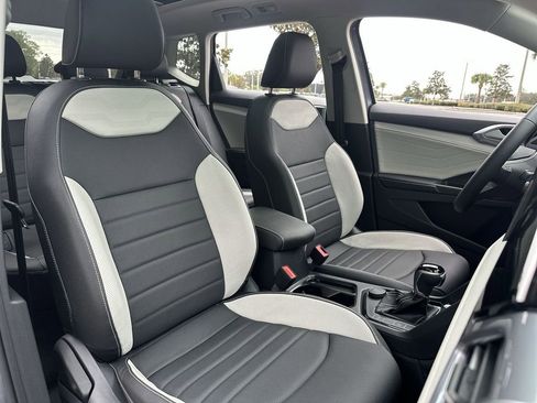 New 2026 Volkswagen Taos SEL image 25