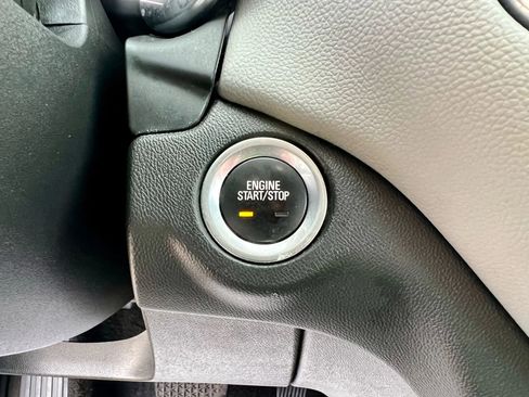 Used 2021 Chevrolet Equinox LS w/ LS Convenience Package image 30