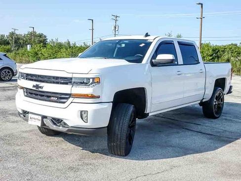 Used 2018 Chevrolet Silverado 1500 LT w/ All Star Edition AWD/4WD image 4