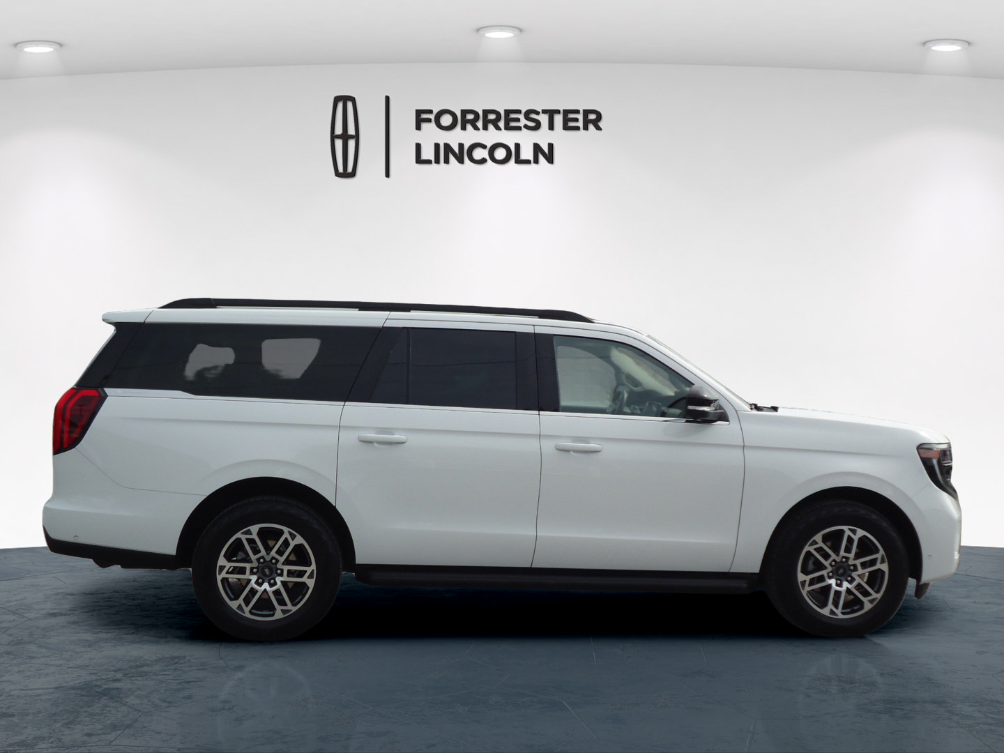 Used 2025 Ford Expedition Max Active AWD/4WD image 2