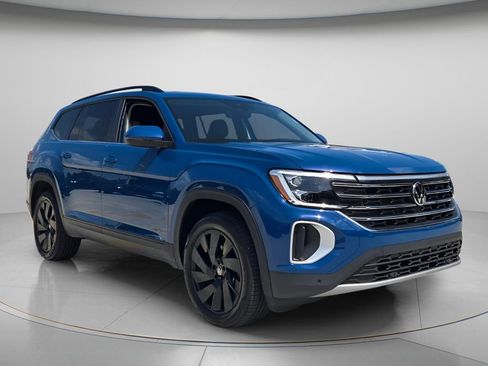 Certified 2026 Volkswagen Atlas SE w/ Panoramic Sunroof Package FWD image 9