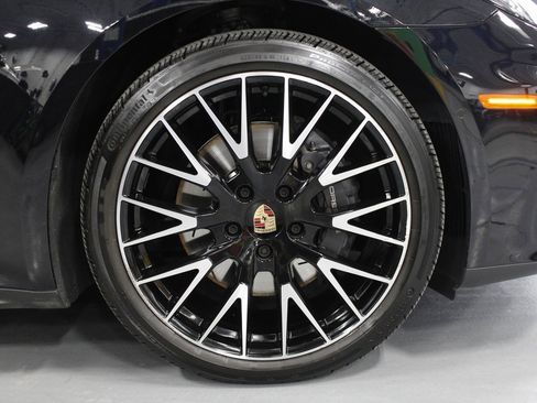 Certified 2025 Porsche Panamera 4 image 14