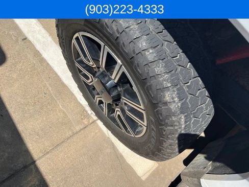 Used 2020 GMC Sierra 2500 AT4 w/ AT4 Premium Package AWD/4WD image 5