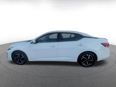 Used 2025 Nissan Sentra SV image 9
