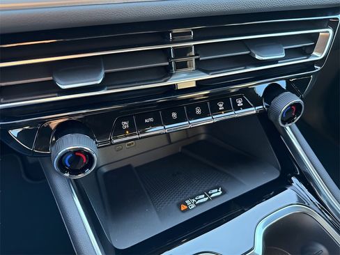 New 2026 Chevrolet Traverse LT w/ Driver Confidence Package image 41