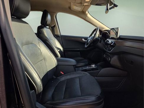 Used 2020 Ford Escape Titanium image 12