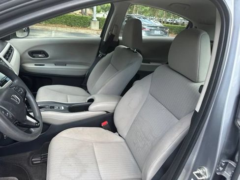 Used 2018 Honda HR-V LX image 12